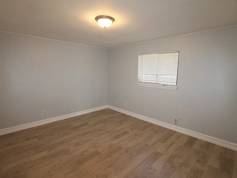 2445 Thomasson Dr — Photo 7