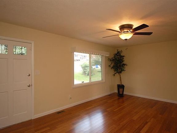 5th image of 1349 Dale Dr