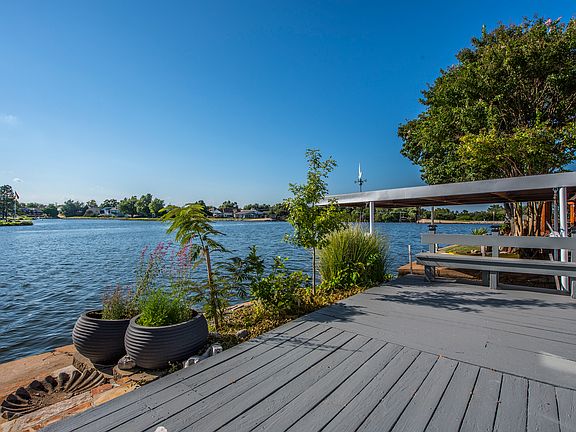 Private covered boat slip 