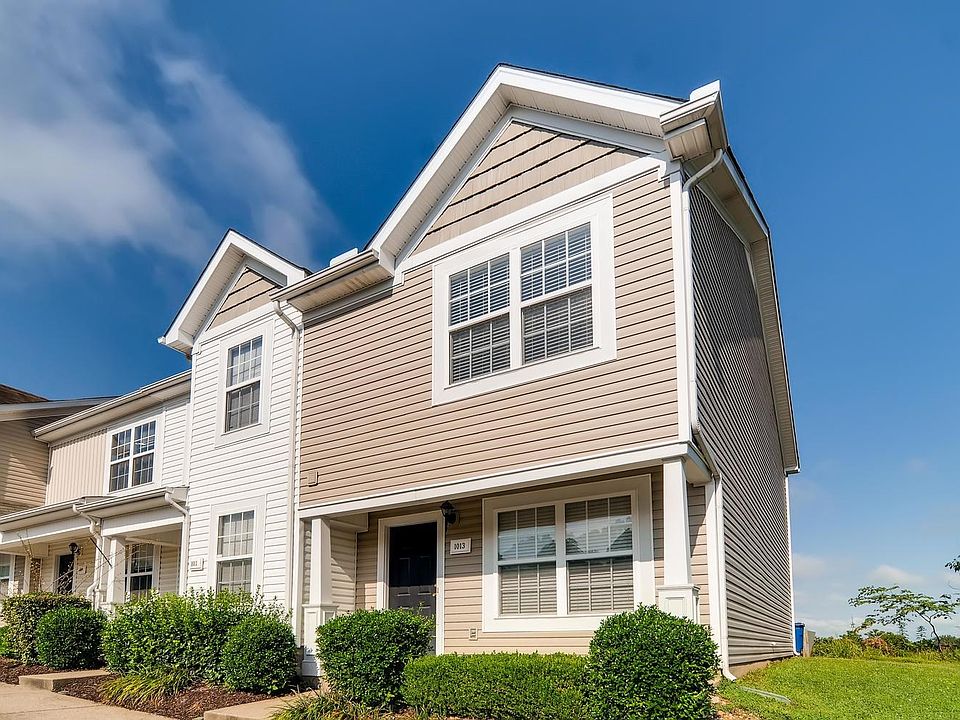 Exterior Front Corner Unit