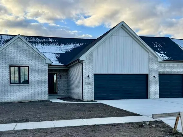 20146 Fountain View Ln, Brownstown, MI 48183