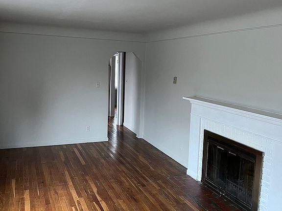 2nd image of 38275 Dequindre Rd #2