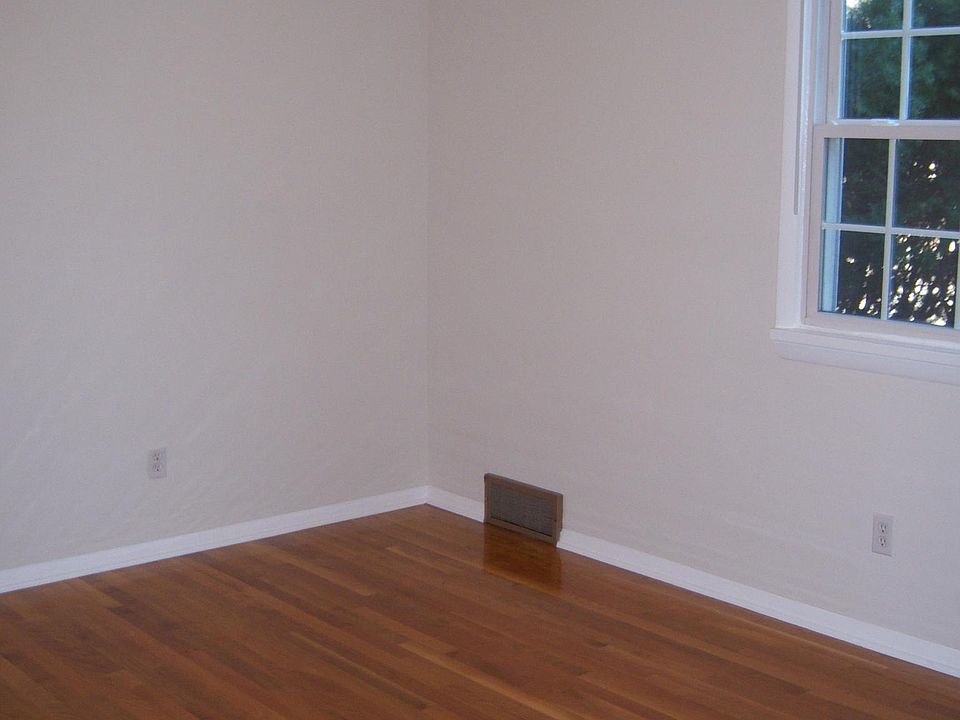 2nd image of 2124 Dorothy Ave APT 2