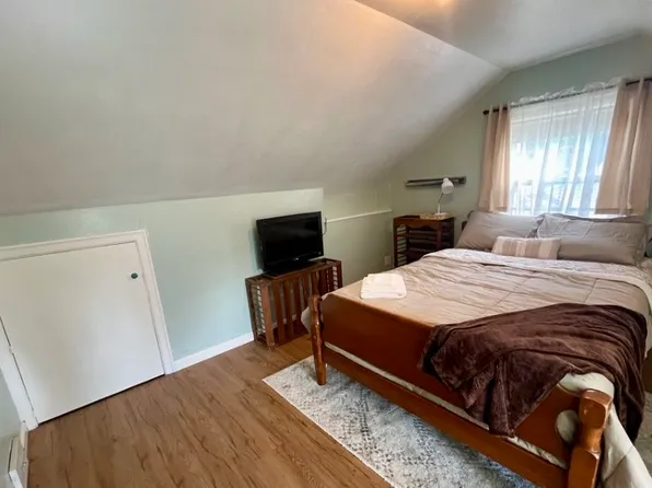 518 Nottingham Rd, Syracuse, NY 13210