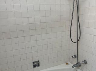 2137 W Cornelia Ave APT 2W, Chicago, IL 60618