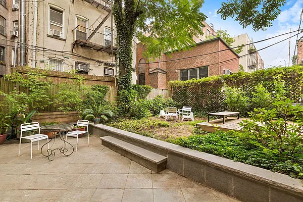 Sold by Compass | media 2