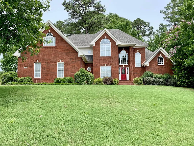2505 Clifton Dr SE — Photo 38