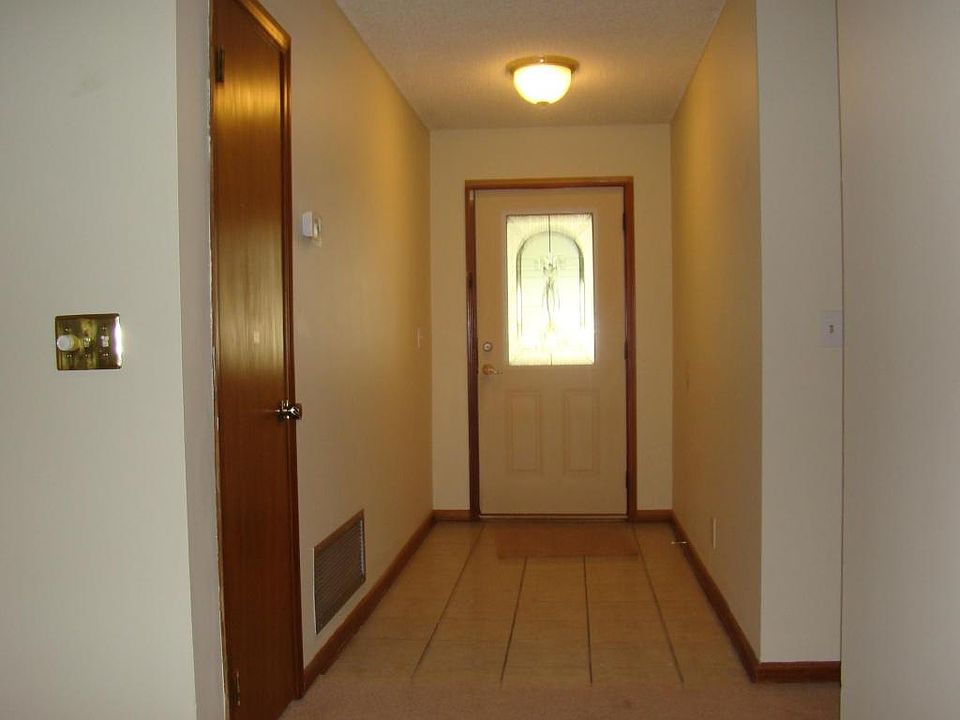 1st image of 355 Naugatuck Dr