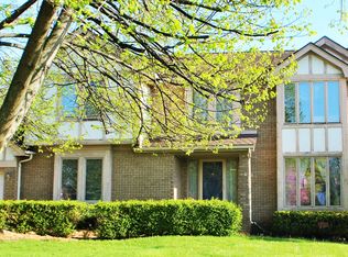 2432 N Fairview Ln, Rochester Hills, MI 48306