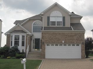 9 Murphy Dr, Bridgewater, NJ