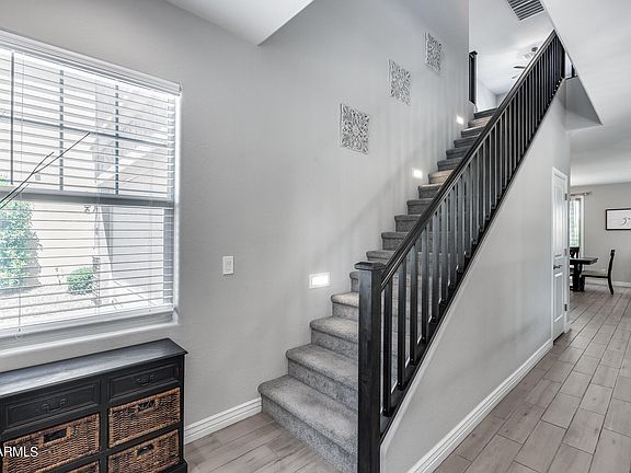 4th image of 214 E BRINLEY Drive
