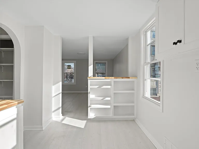 173-175 Lembeck Ave #2 — Photo 5
