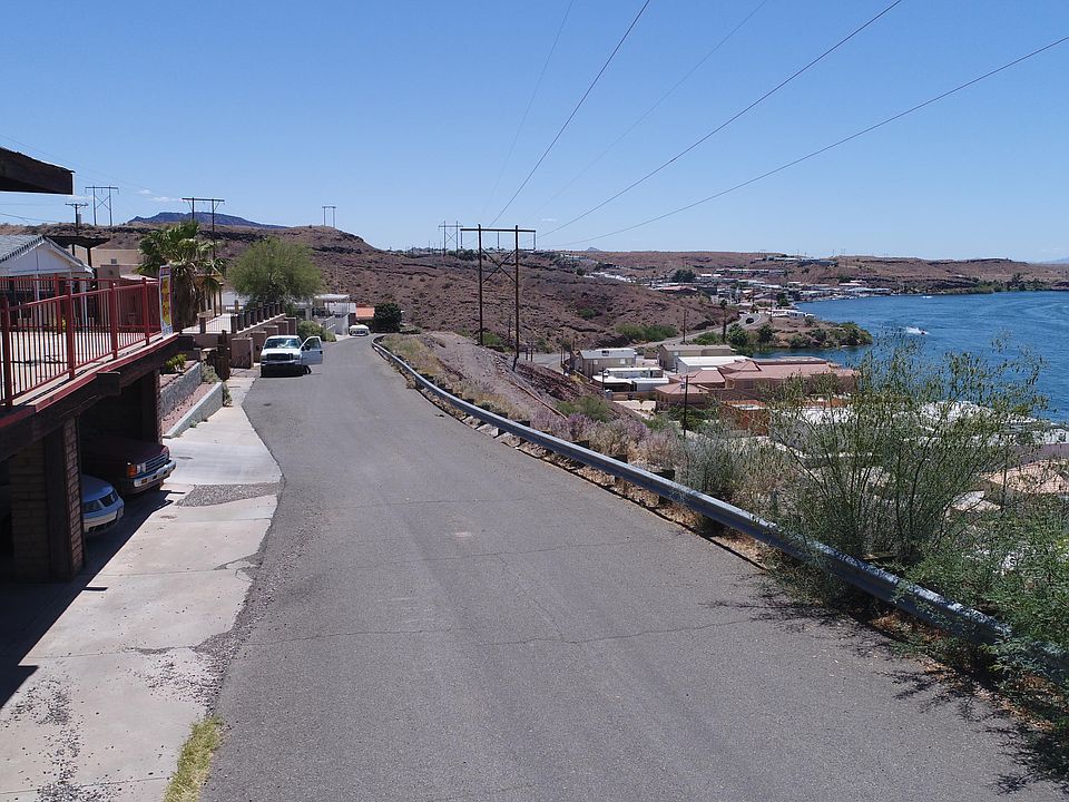 1st image of 9371 Bluff Dr