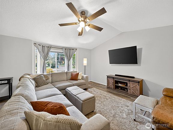 4th image of 7517 NE 154th Avenue