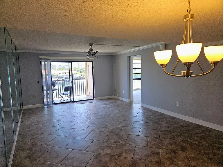 7600 Sun Island Dr S #204 — Photo 6