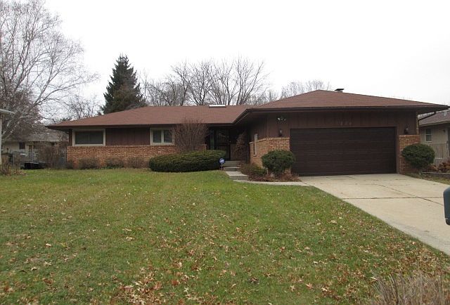 1st image of 4884 Crofton Dr