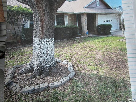 2nd image of 2618 Lakehaven
