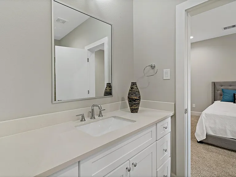 238 Julia St #C — Photo 7