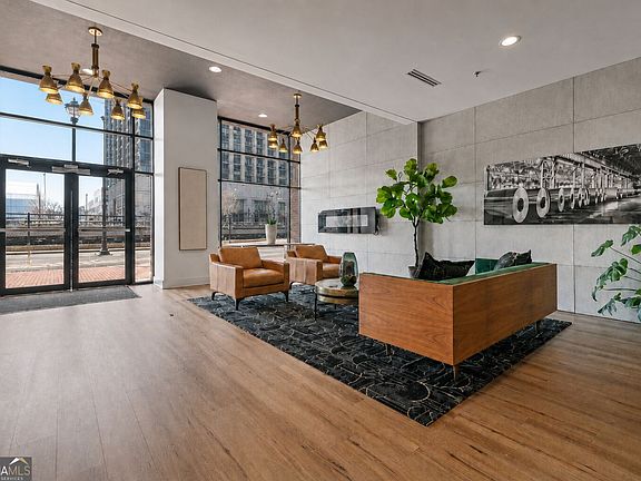 3rd image of 260 18th St NW #10320