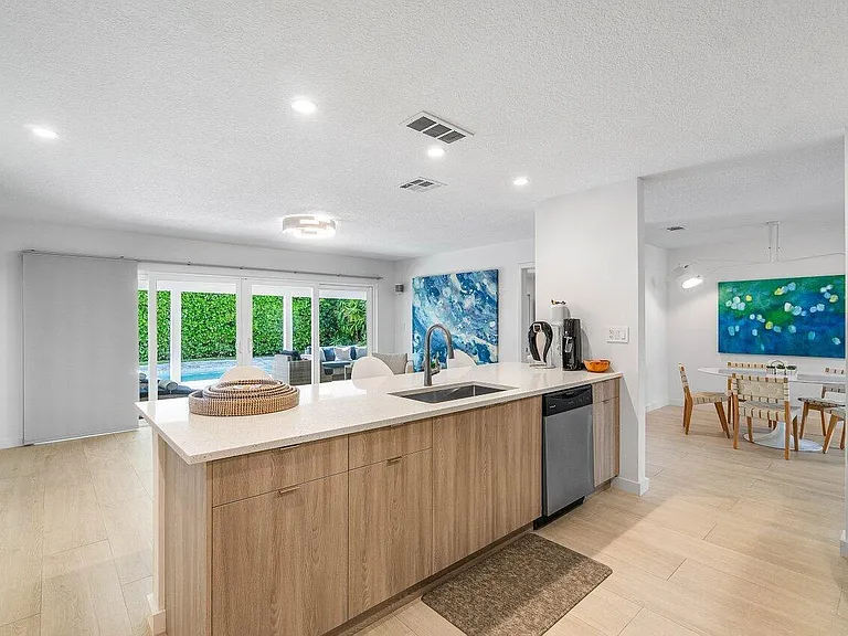 5903 N Ocean Blvd — Photo 9