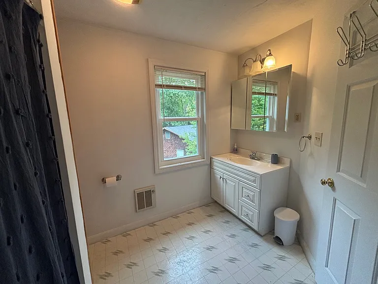 8 Black Point Rd — Photo 42