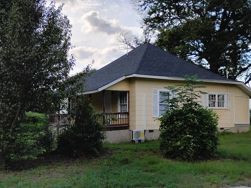 2 Stokes St