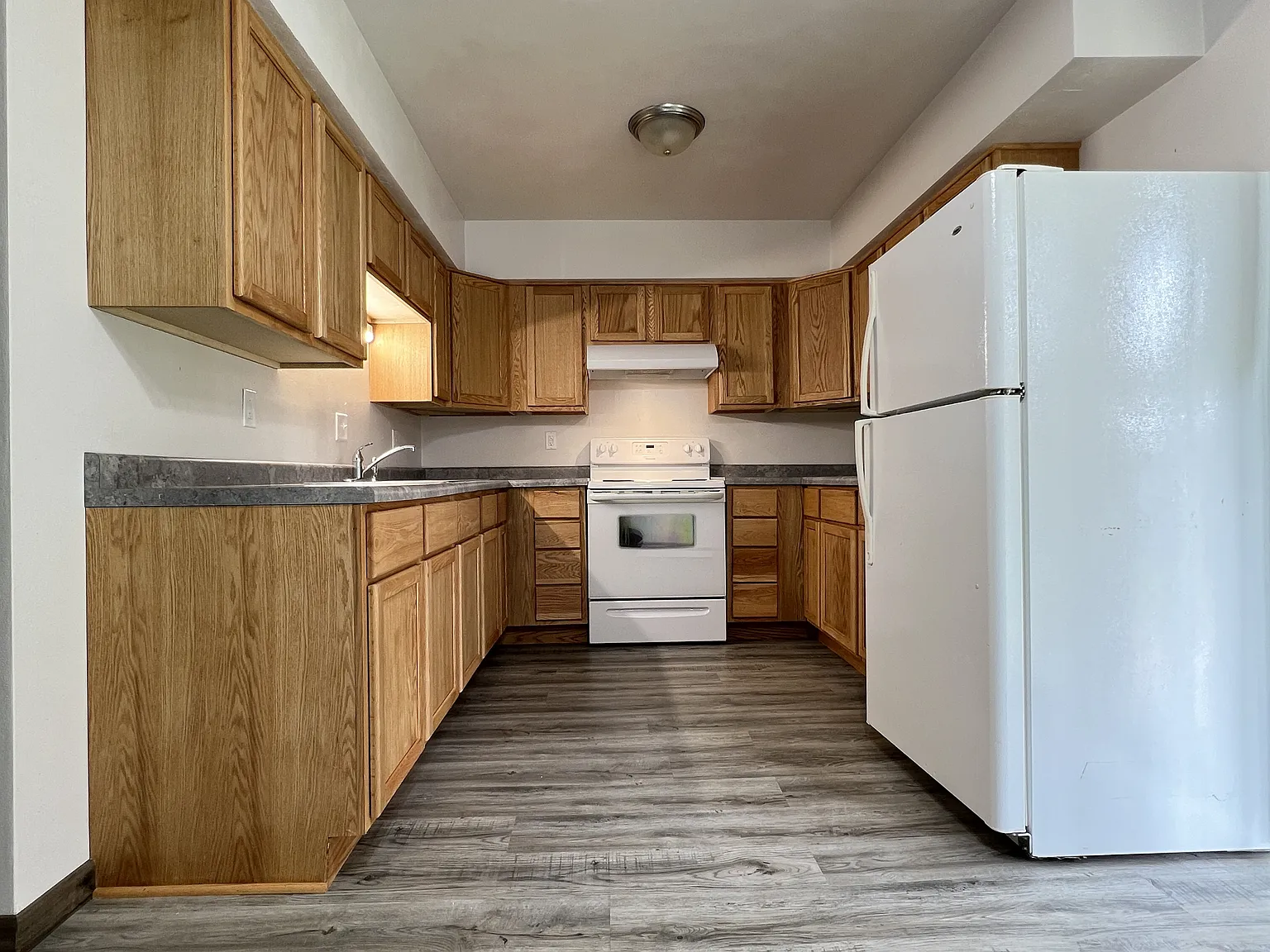 3170 Hillcrest Road - 2 — Photo 4