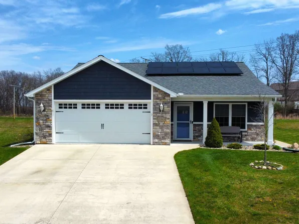 2010 Buell Dr, Angola, IN 46703