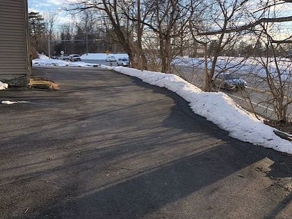 3rd image of 1851 Bushkill Dr