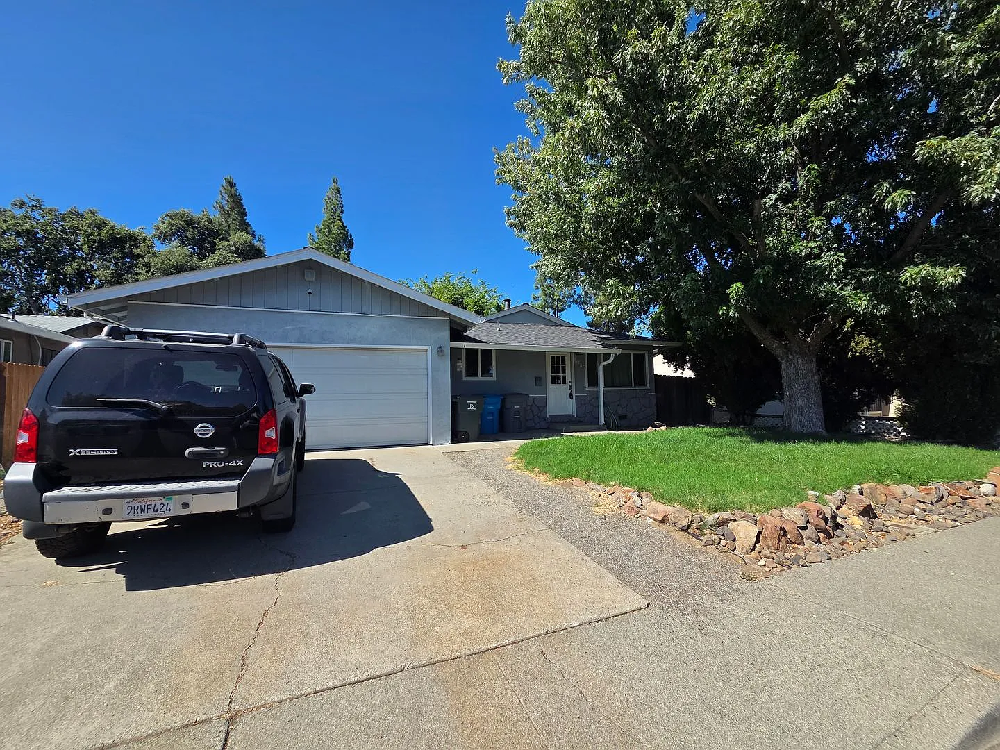 Spacious Home! — Photo 2