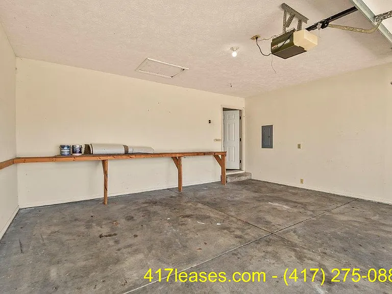 3318 S Valley View Dr — Photo 30