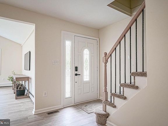 4th image of 299 Hickstown Rd