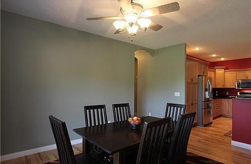 3rd image of 176 Lockmoor Cir