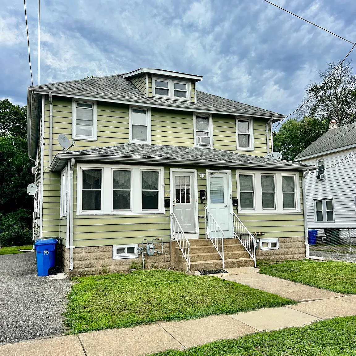 2 bed, 1280 sqft, $1,900 — Photo 1