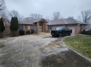 301 Fawn Meadows Dr, Linn Creek, MO 65052