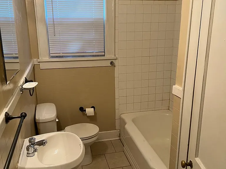 585 N Avalon St S — Photo 9