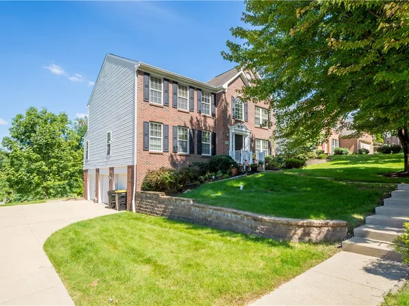 104 Great Rock Dr, Bethel Park, PA 15102