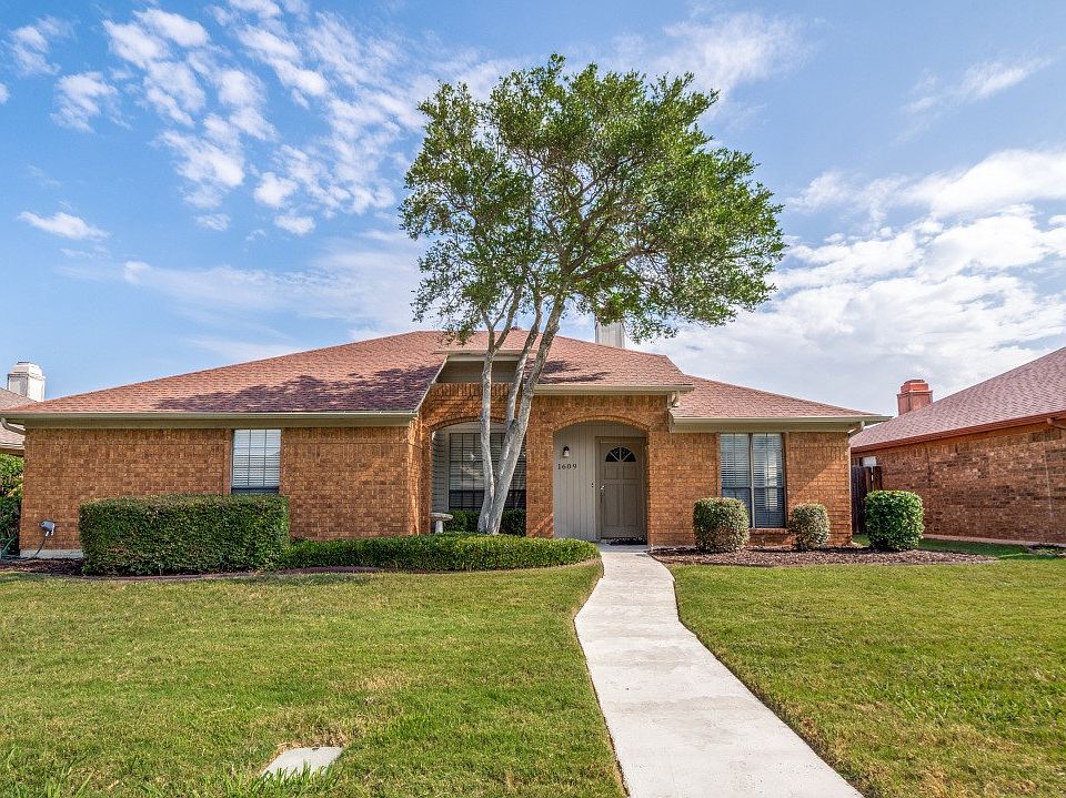 1st image of 1609 Palisades Dr