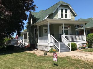 1048 Beecher Ave, Galesburg, IL 61401