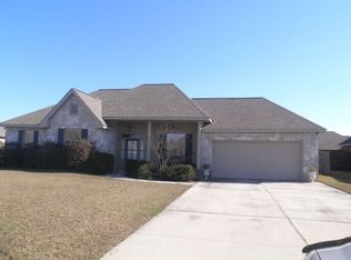 102 Churchill Dr, Madisonville, LA 70447