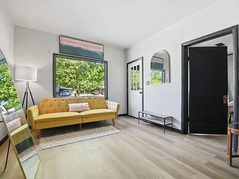 819 G St NW — Photo 9