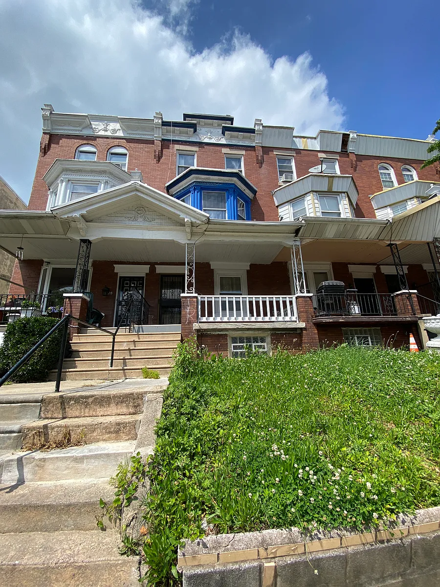 Building Photo - 5323 Catharine St #3