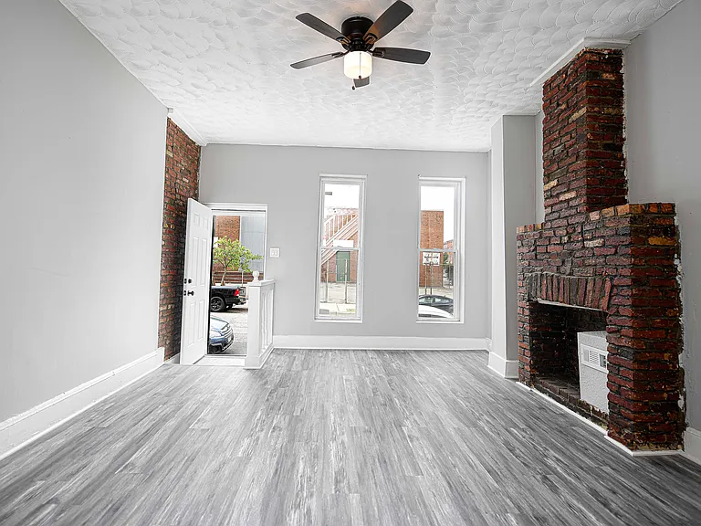 1832 Harlem Ave — Photo 3