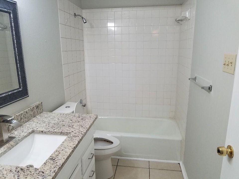 1st image of 906 Fairbanks Cir #906