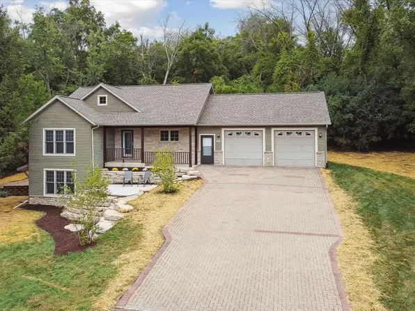 W9418 Lake Drive, Edgerton, WI 53534
