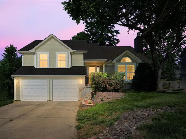 1524 Tawny Dr, Lees Summit, MO 64086