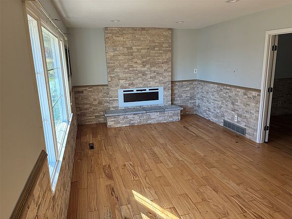 2nd image of 4106 53rd St