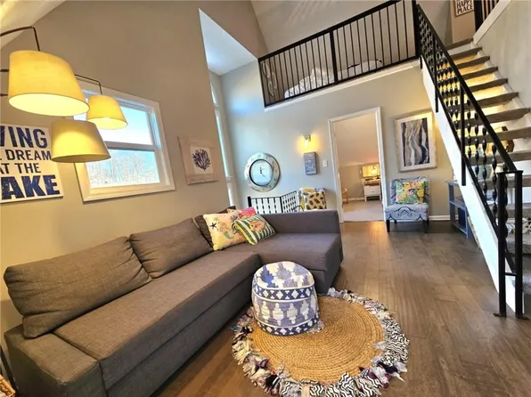 283 Sunrise Acres Point, Sunrise Beach, MO 65079