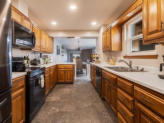 3rd image of 5831 Knollwood Dr NE