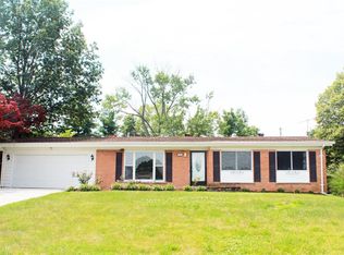 9400 Crockett Dr, Saint Louis, MO 63132